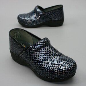 Dansko Ladies 40 (9.5-10) XP20 Professional Patent Blue Doctor Nurse Clogs Shoes